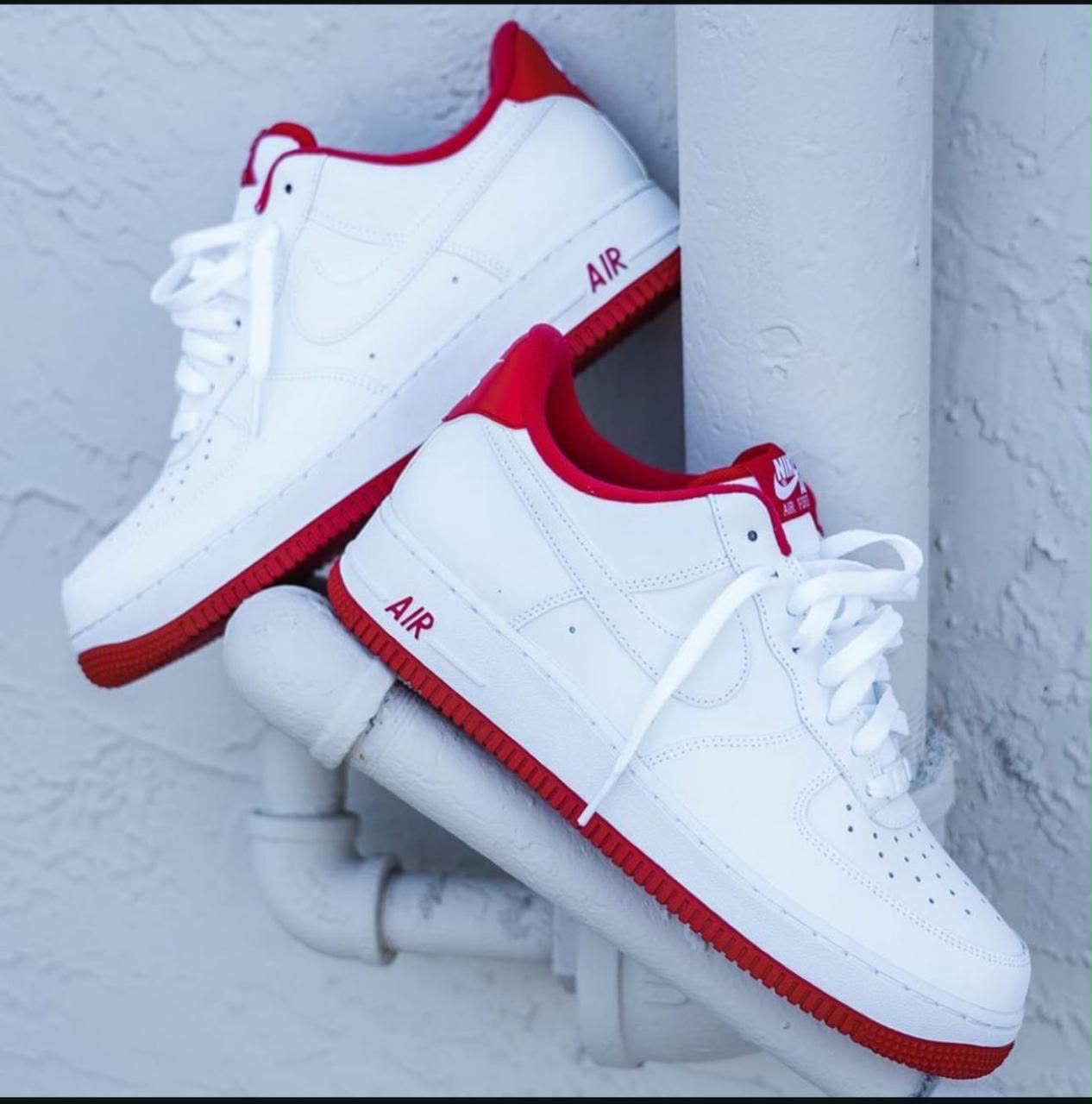 Nike Air Force 1 Low — White/Red Outline