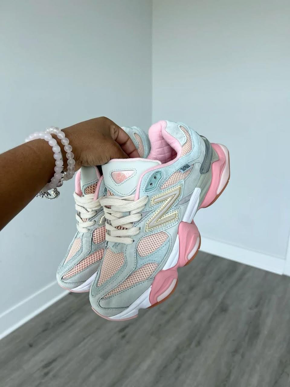 New Balance 9060 Mint Pink