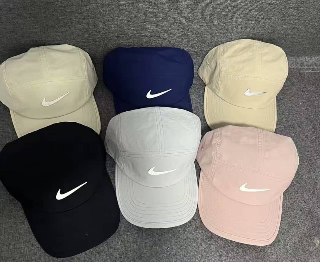 Nike Swoosh Featherlight Cap