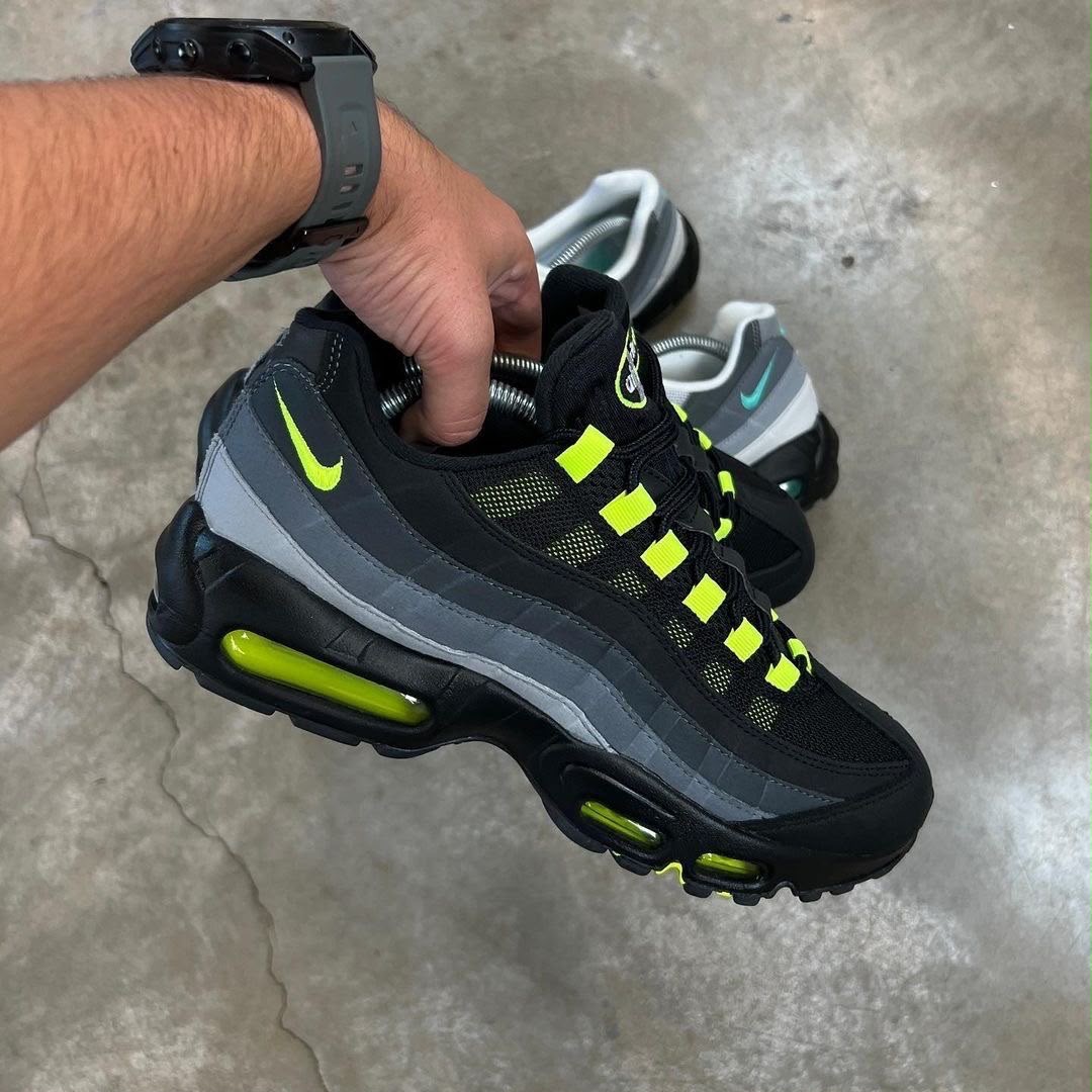 Nike Air Max 95 Neon Black