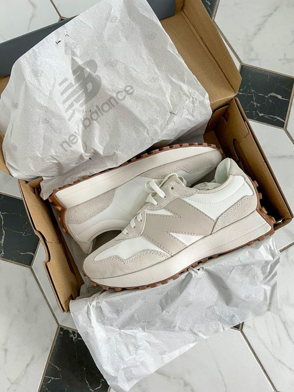 New Balance 327 Cream Gum