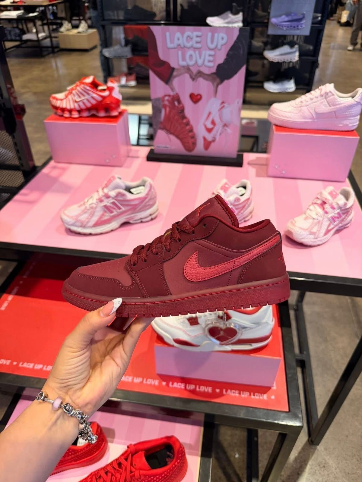 Air Jordan 1 Low Cardinal Red