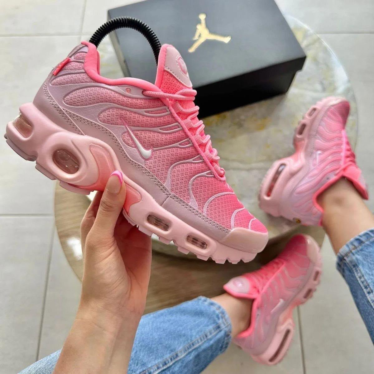 Nike Air Max Plus Pink Gradient