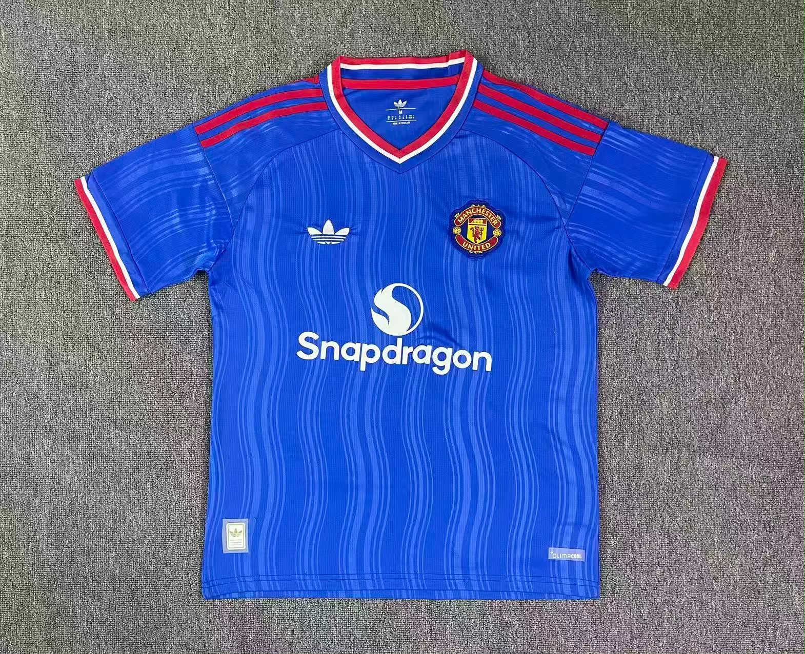 Manchester United Retro Jersey — Blue